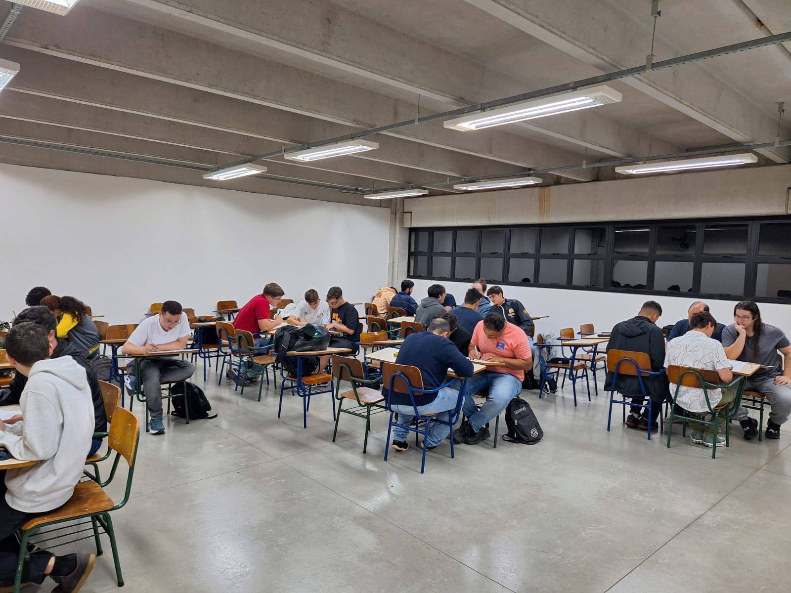 3º Campeonato de Convolução e Transformadas - Competição acadêmica que tem como objetivo incentivar o aprendizado e a aplicação prática de conceitos complexos das disciplinas de engenharia