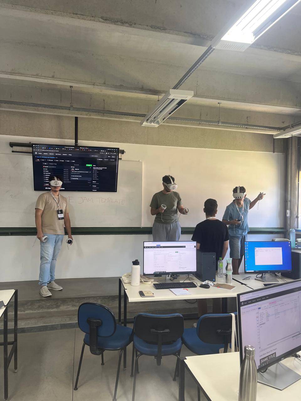 Aula da Engenharia da Computação no minicurso de realidade virtual