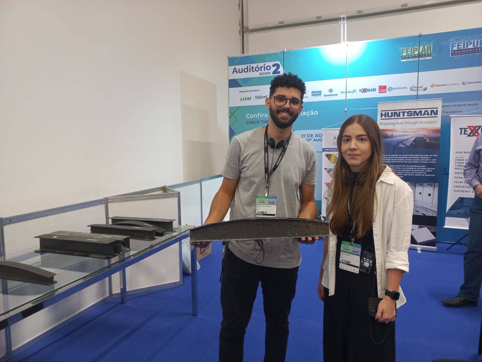 Equipe de Pontes_Alunos participando de competição de pontes em SP