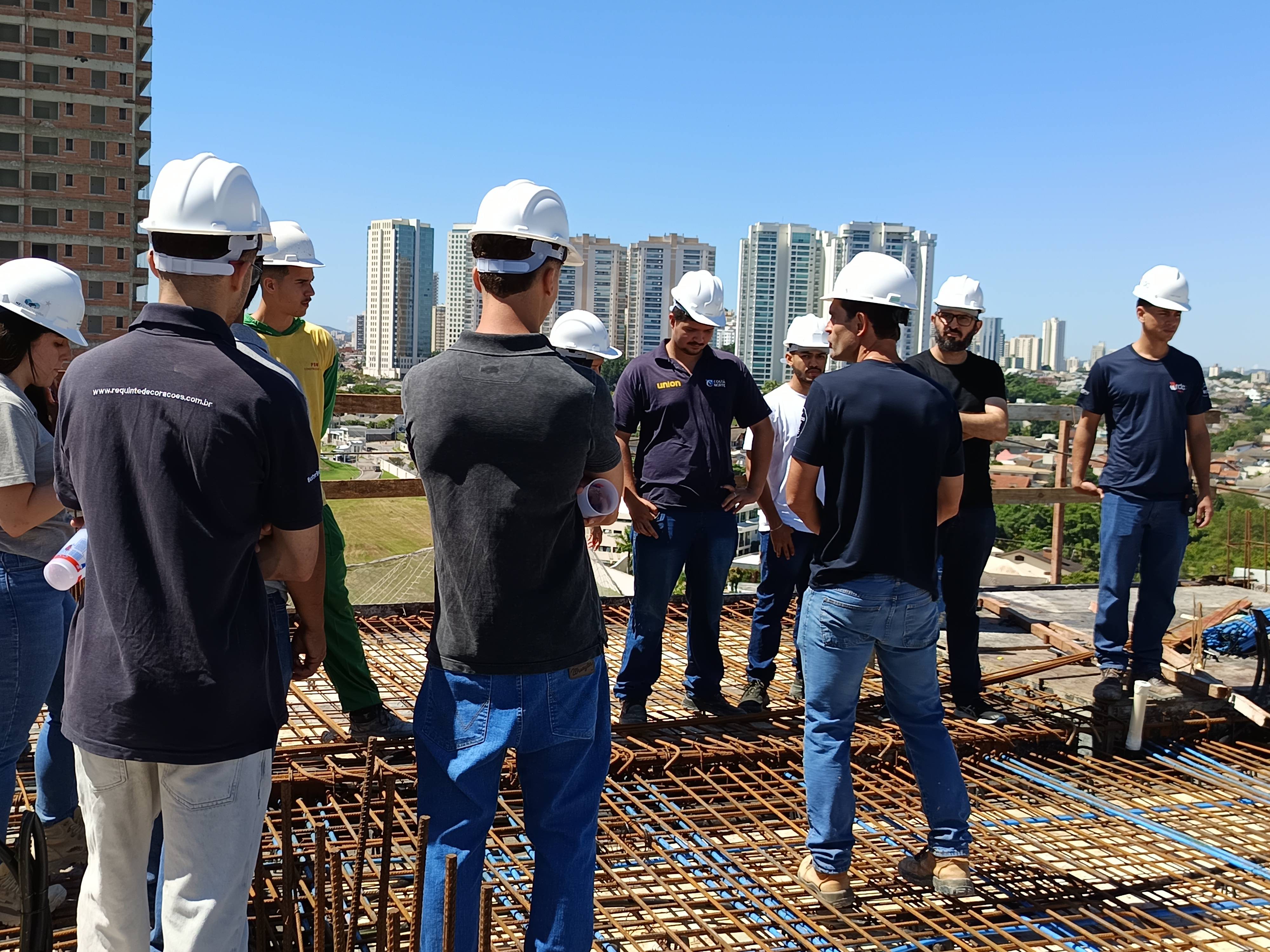 Visita Tecnica em obra com aplicação de protensão