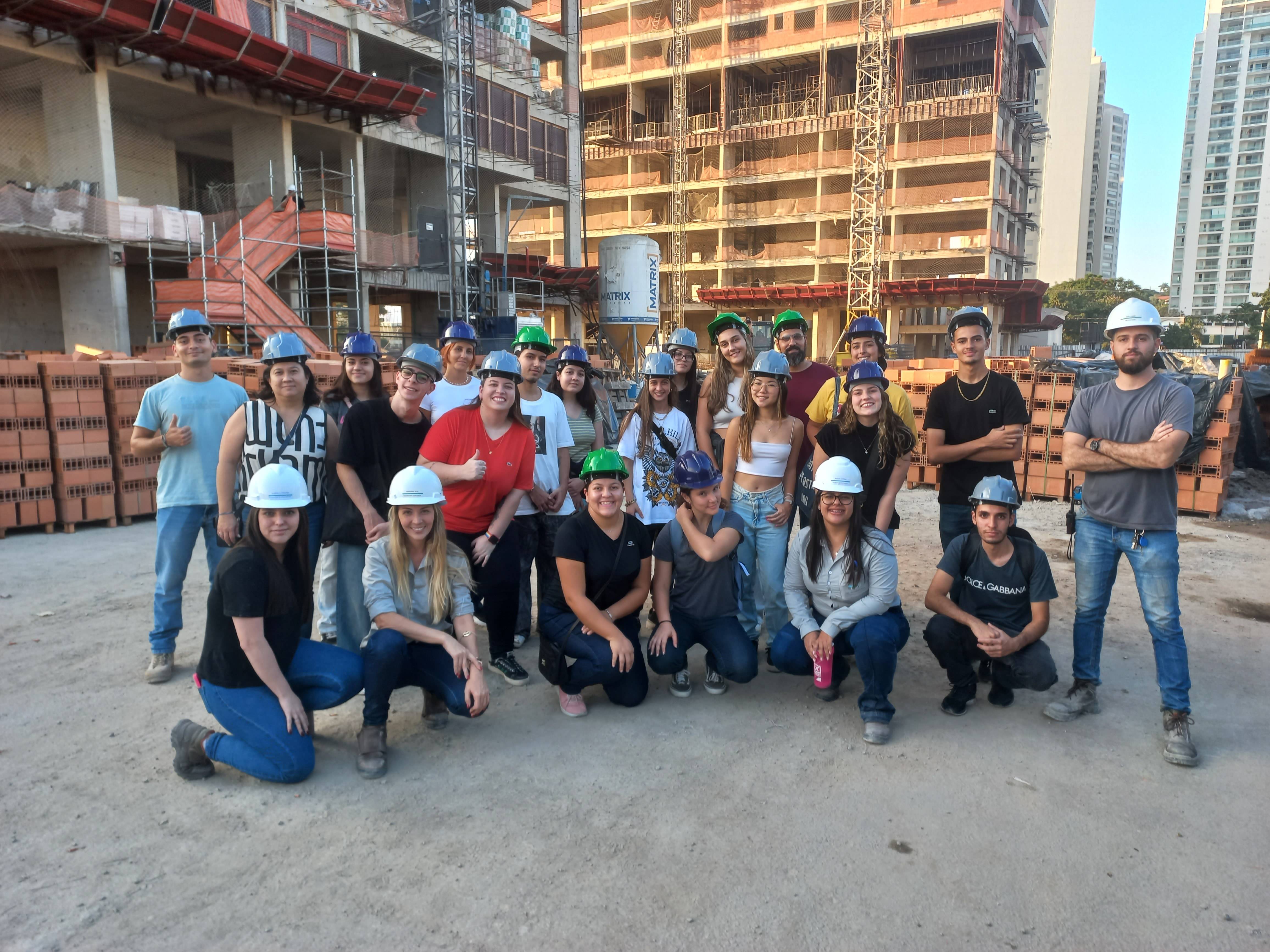 Acompanhando Grandes Obras da Construção Civil