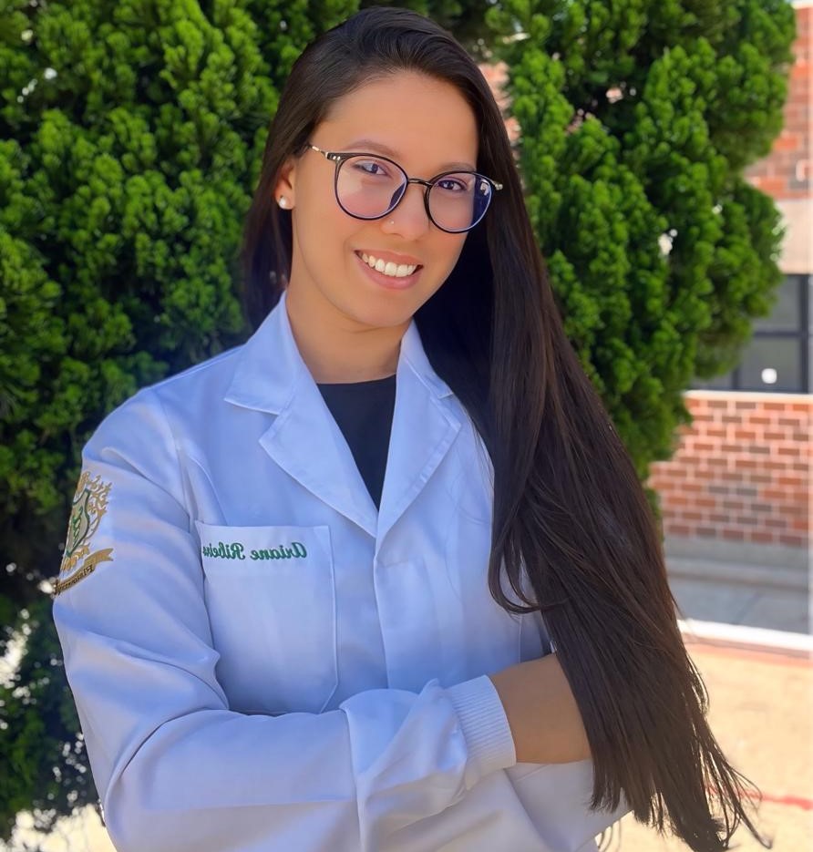 Ariane Ribeiro Lopes da Silva